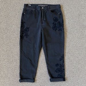 American Eagle Mom Jeans with Embroidered Flowers in size 14